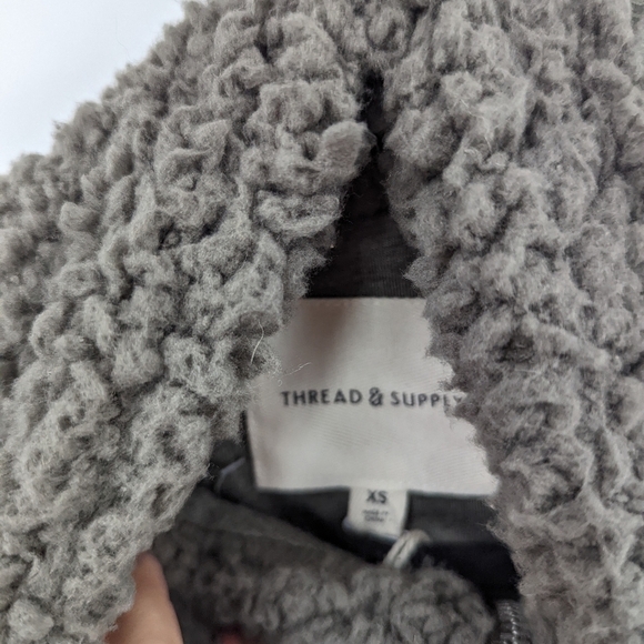 NWT THREAD & SUPPLY Sherpa Fuzzy Zip Up Jacket - Picture 4 of 7